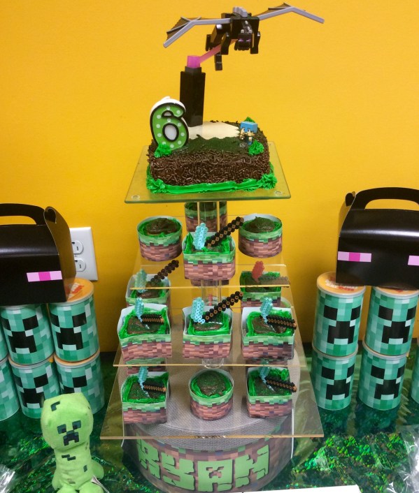 Minecraft Cake and Cupcakes - Ryan's 6th Bday Party